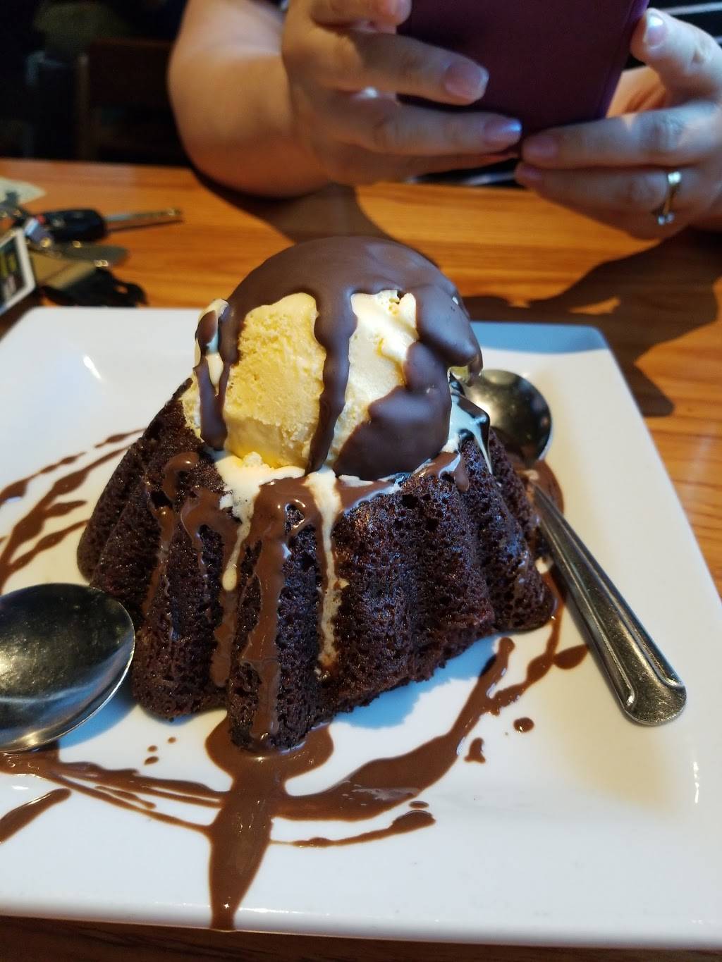 Chilis Grill & Bar | meal takeaway | 7410 Laguna Blvd, Elk Grove, CA 95758, USA | 9164782478 OR +1 916-478-2478