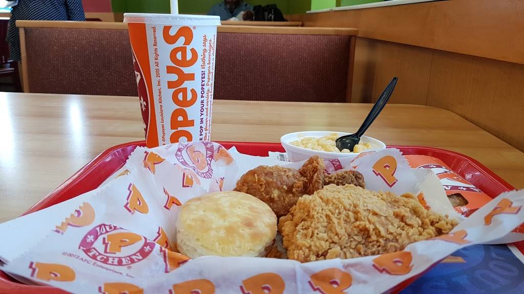 Popeyes Louisiana Kitchen | restaurant | 1949 W Fullerton Ave, Chicago, IL 60614, USA | 7732354545 OR +1 773-235-4545