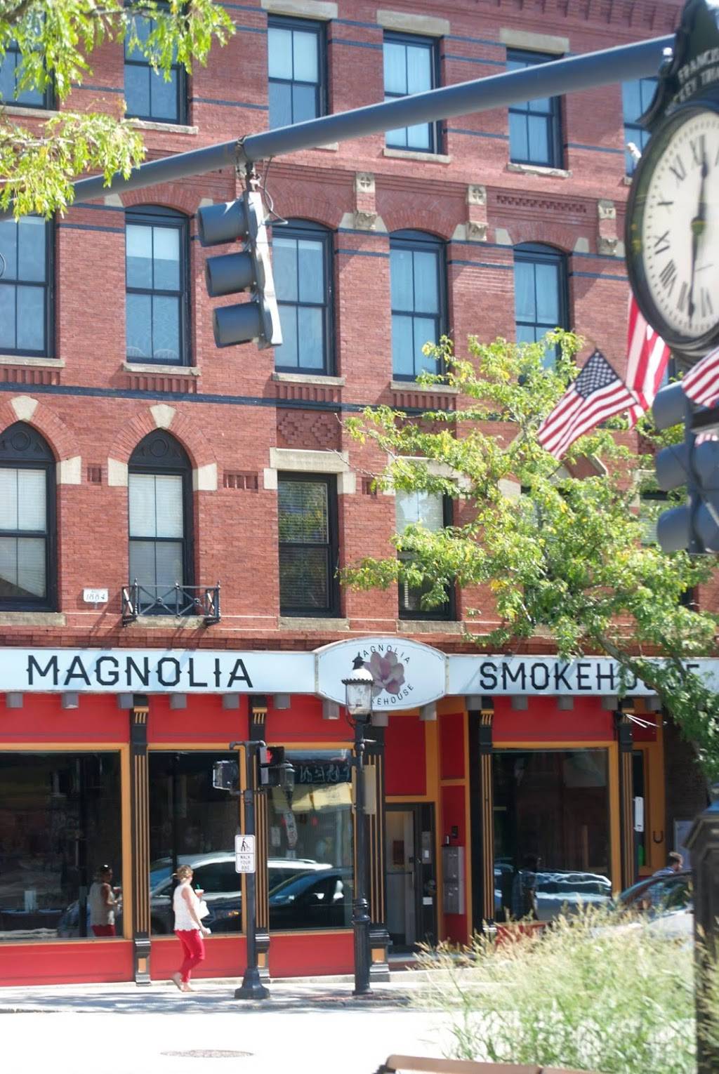 Magnolia Smokehouse | restaurant | 6 Harvard Square, Brookline, MA 02445, USA | 6175663782 OR +1 617-566-3782