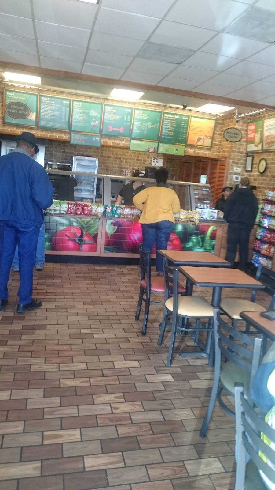 Subway | restaurant | 810 Airline Blvd, Portsmouth, VA 23707, USA | 7573993595 OR +1 757-399-3595