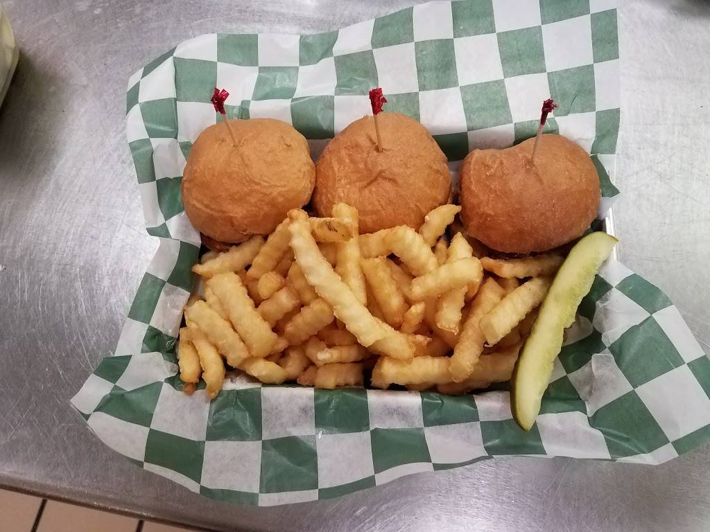 Auntie Vs | restaurant | 2010 N Wayne St # B, Angola, IN 46703, USA | 2606659922 OR +1 260-665-9922