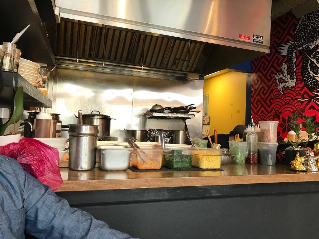 Maki Express | restaurant | 209 W McMillan St, Cincinnati, OH 45219, USA | 5137216999 OR +1 513-721-6999