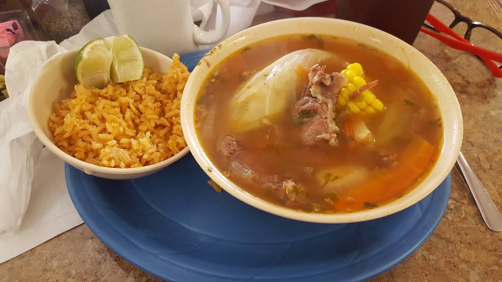 Restaurant El Charro | restaurant | 1011 W Front St, Alice, TX 78332, USA | 3616611409 OR +1 361-661-1409