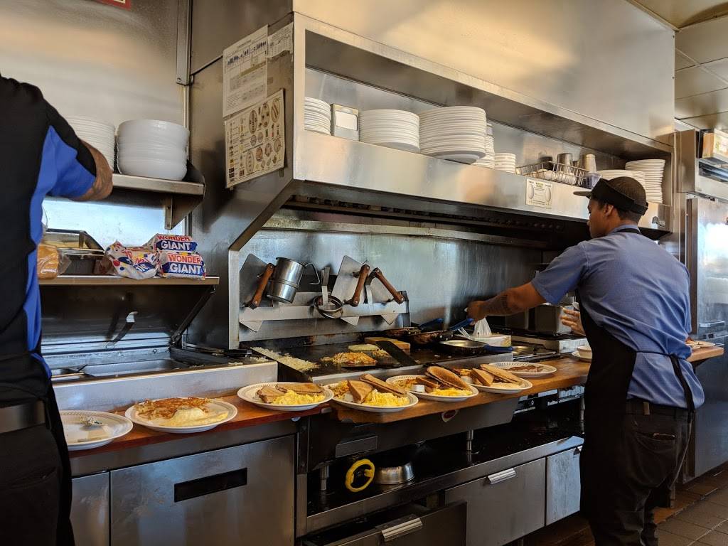 Waffle House | meal takeaway | 11749 E Colonial Dr, Orlando, FL 32817, USA | 4073801579 OR +1 407-380-1579