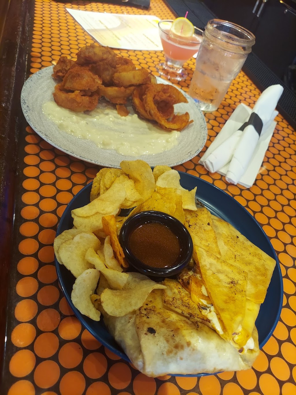 Fat Cat Eats, Drinks & Music | restaurant | 520 E Ohio St, Pittsburgh, PA 15212, USA | 4123210220 OR +1 412-321-0220