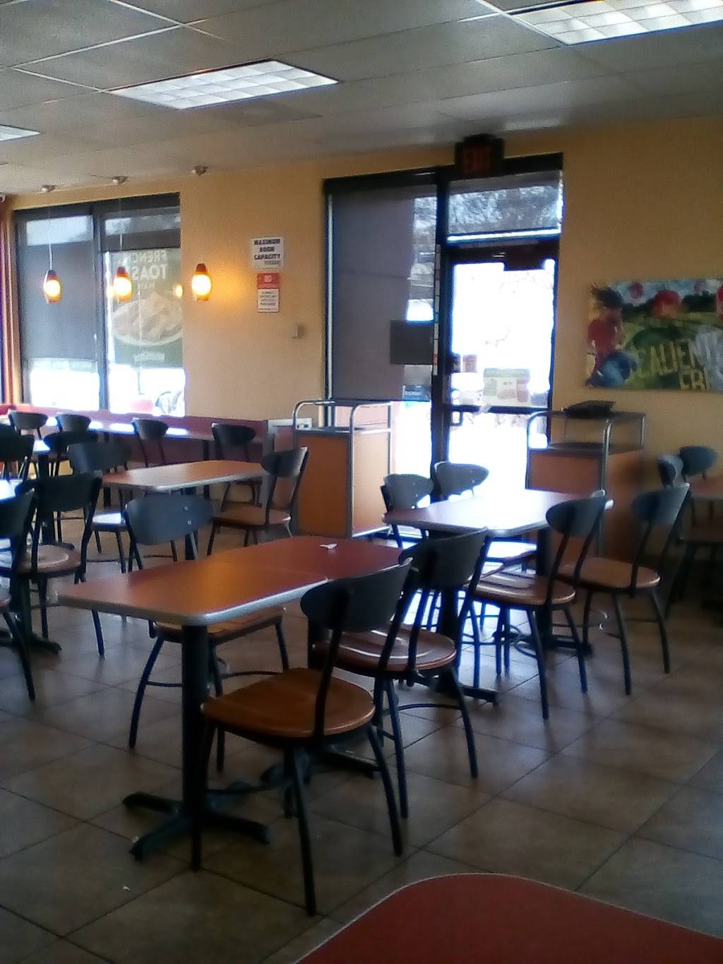 Jack in the Box | restaurant | 319 E Albertoni St, Carson, CA 90746, USA | 3102170882 OR +1 310-217-0882