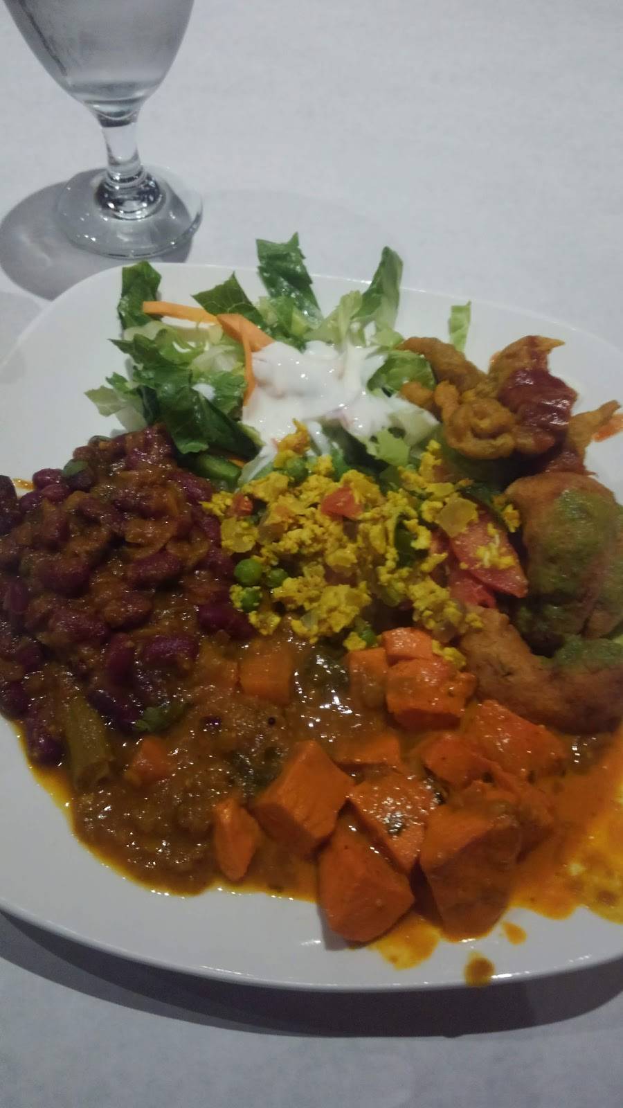 Taj Fine Indian Cuisine | restaurant | 365 Feura Bush Rd, Glenmont, NY 12077, USA | 5189773050 OR +1 518-977-3050