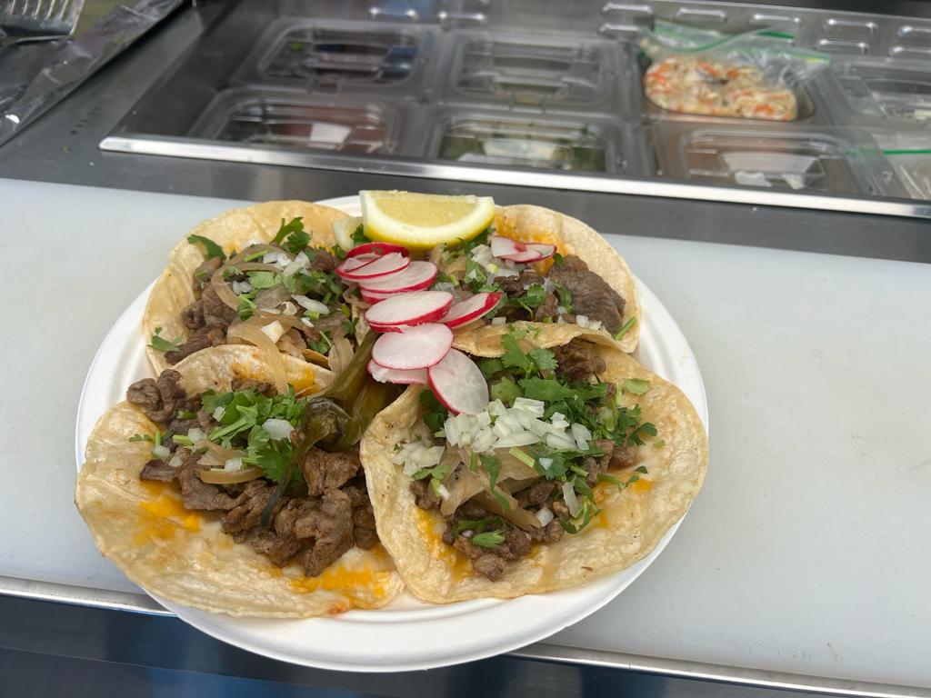 Pupusa taco mix | restaurant | 1876 Curtner Ave #125, San Jose, CA 95124, USA | 4083679445 OR +1 408-367-9445