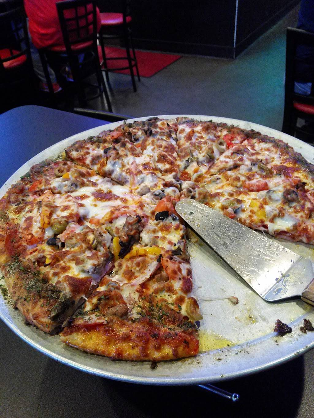 Center Court Pizza & Brew | restaurant | 3202 Marina Bay Dr, League City, TX 77573, USA | 2813397462 OR +1 281-339-7462