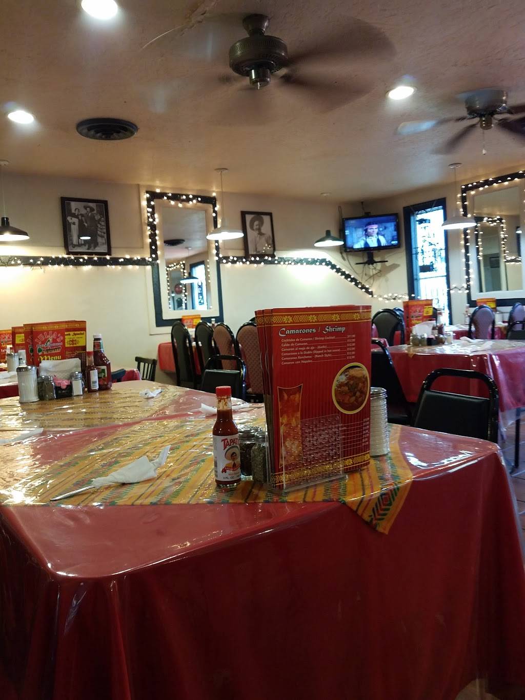 Julias Mexican | restaurant | 2160 H St, Fresno, CA 93721, USA | 5592333437 OR +1 559-233-3437