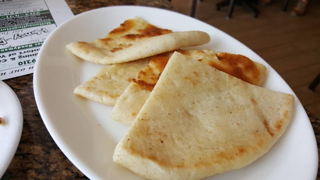 Gyro On Pita | restaurant | 91 Danbury Rd, Ridgefield, CT 06877, USA | 2034387100 OR +1 203-438-7100