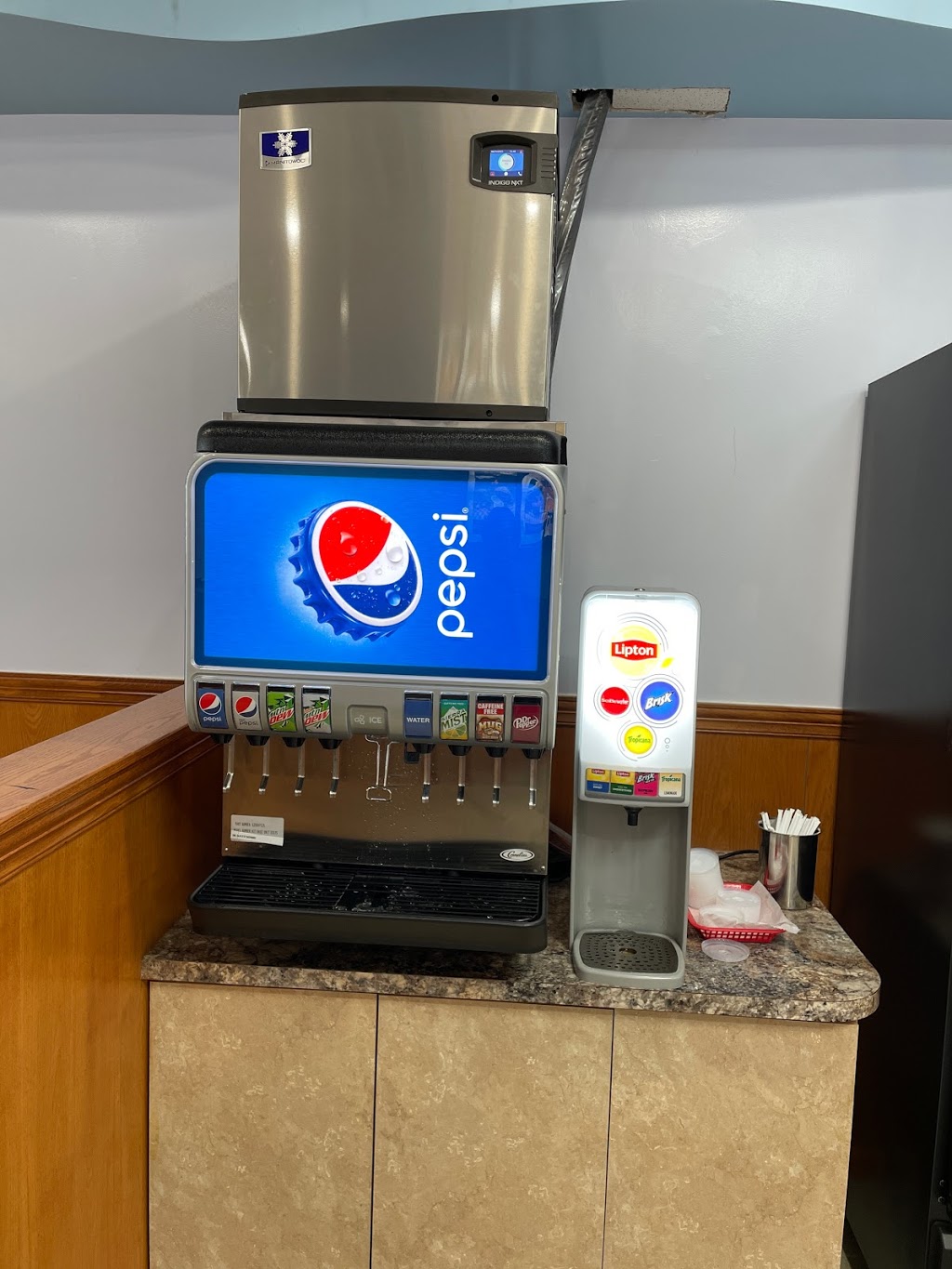 Mikes Fish & Chicken | restaurant | 7269 Turfway Rd, Florence, KY 41042, USA | 8598171351 OR +1 859-817-1351