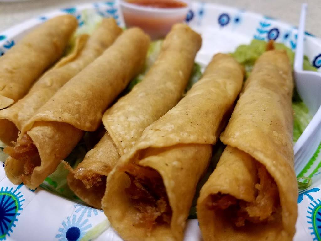 La Familia | restaurant | 210 McClellan St, Joint Base Pearl Harbor-Hickam, HI 96853, USA | 8084229987 OR +1 808-422-9987