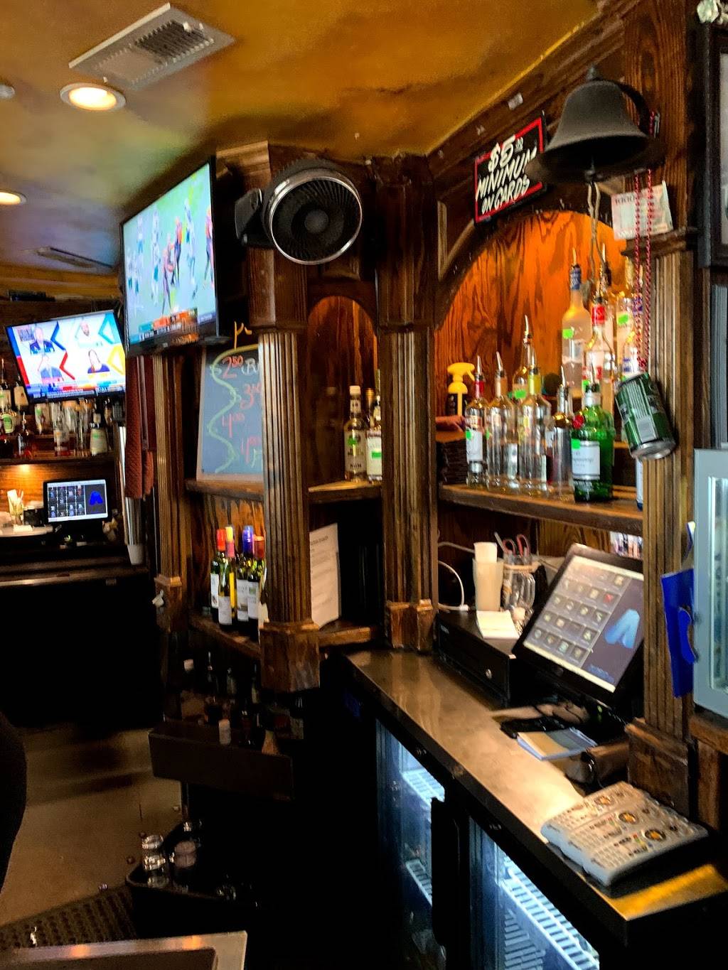 Pub At Gateway | restaurant | 710 W Trade St, Charlotte, NC 28202, USA | 7043339818 OR +1 704-333-9818
