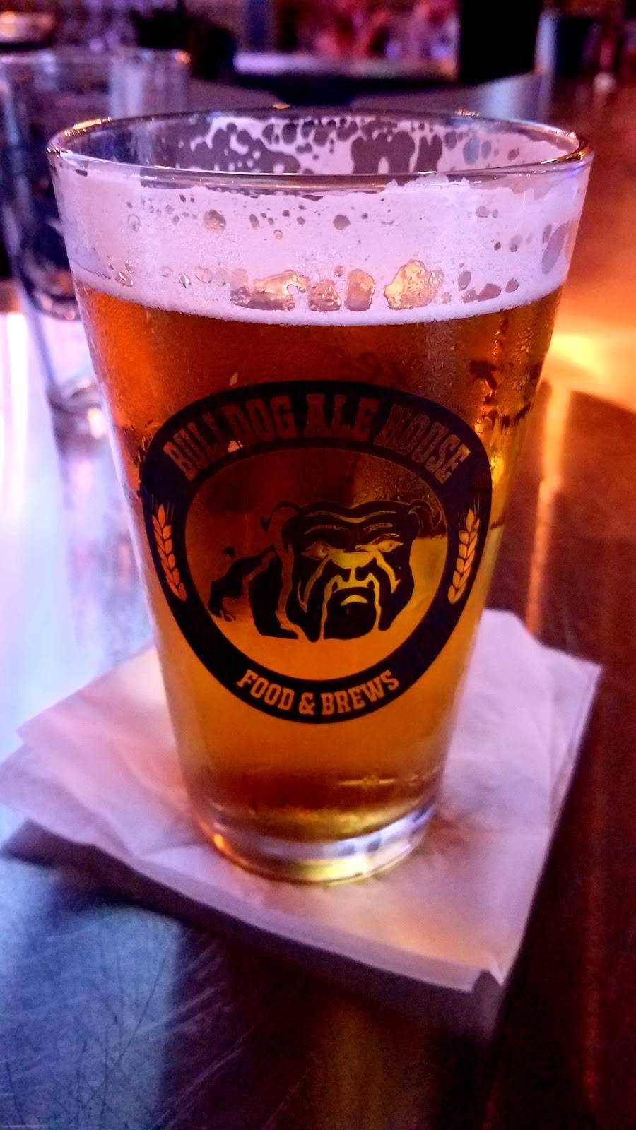 Bulldog Ale House | restaurant | 6606 N Sheridan Rd, Chicago, IL 60626, USA | 7732749331 OR +1 773-274-9331