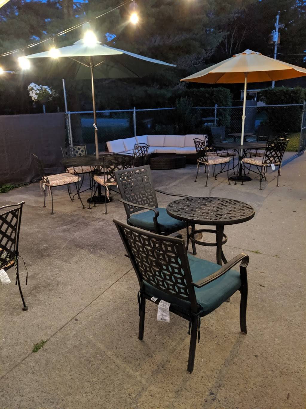 The Tavern | restaurant | 340 Aviation Rd, Queensbury, NY 12804, USA | 5184098845 OR +1 518-409-8845