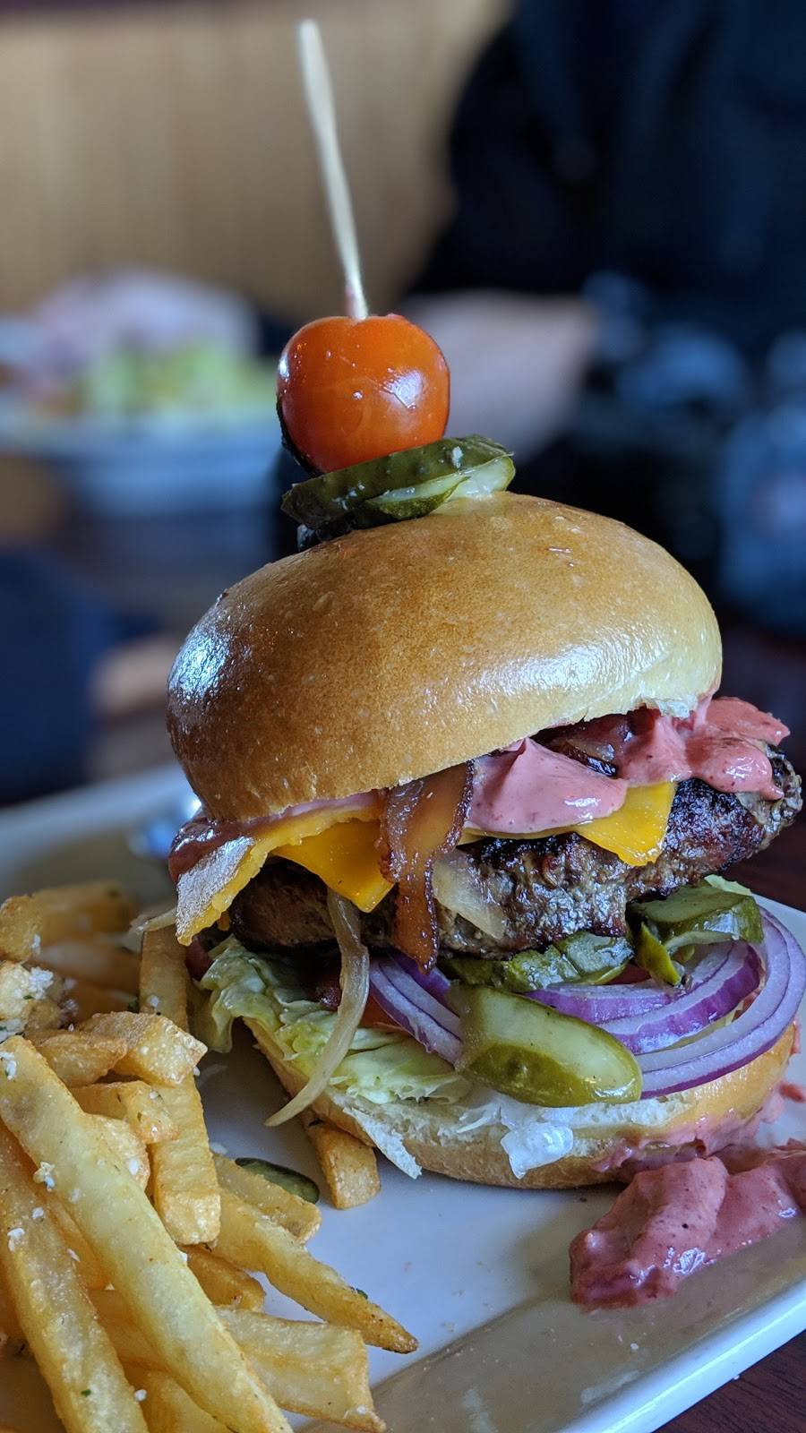 Players Sports Grill & Arcade | restaurant | 2 Beach St, San Francisco, CA 94133, USA | 4159816300 OR +1 415-981-6300