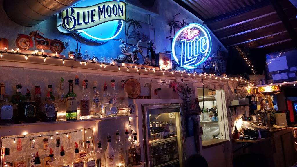 Chriss Steel Horse Saloon | restaurant | Pell Lake Dr, Genoa City, WI 53128, USA | 2622958432 OR +1 262-295-8432