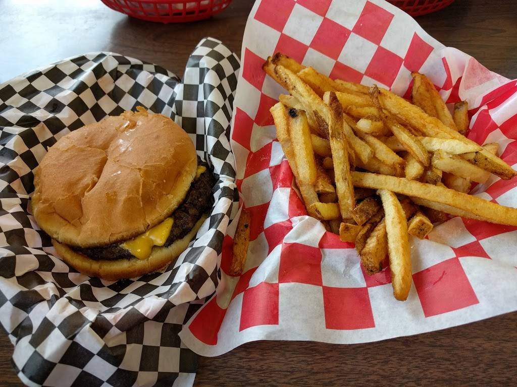 Bionic Burger | restaurant | 243 S Seneca St, Haysville, KS 67060, USA | 3169273727 OR +1 316-927-3727