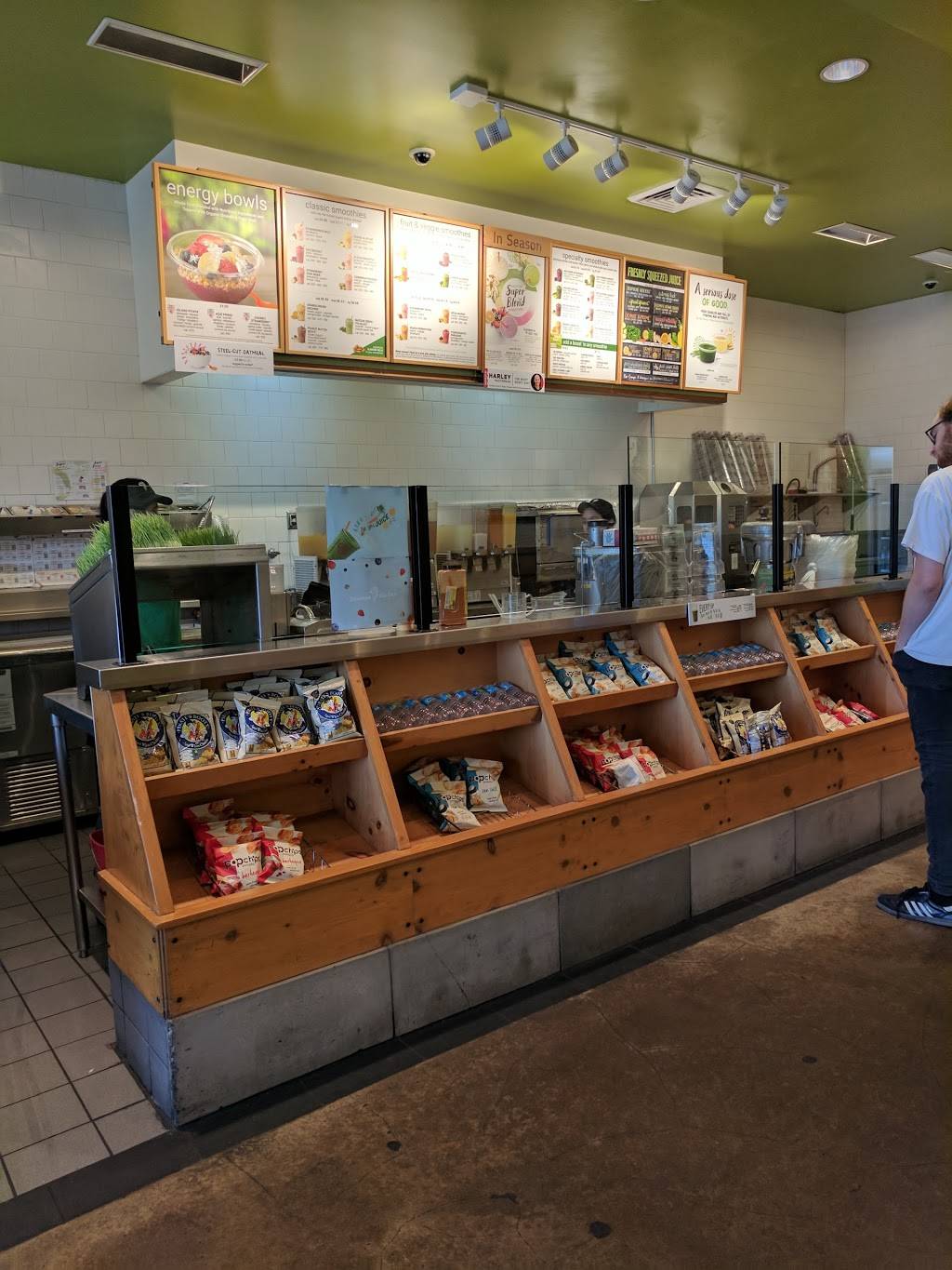 Jamba Juice Canoga Ave. | restaurant | 6441 Canoga Ave, Woodland Hills, CA 91367, USA | 8187124395 OR +1 818-712-4395