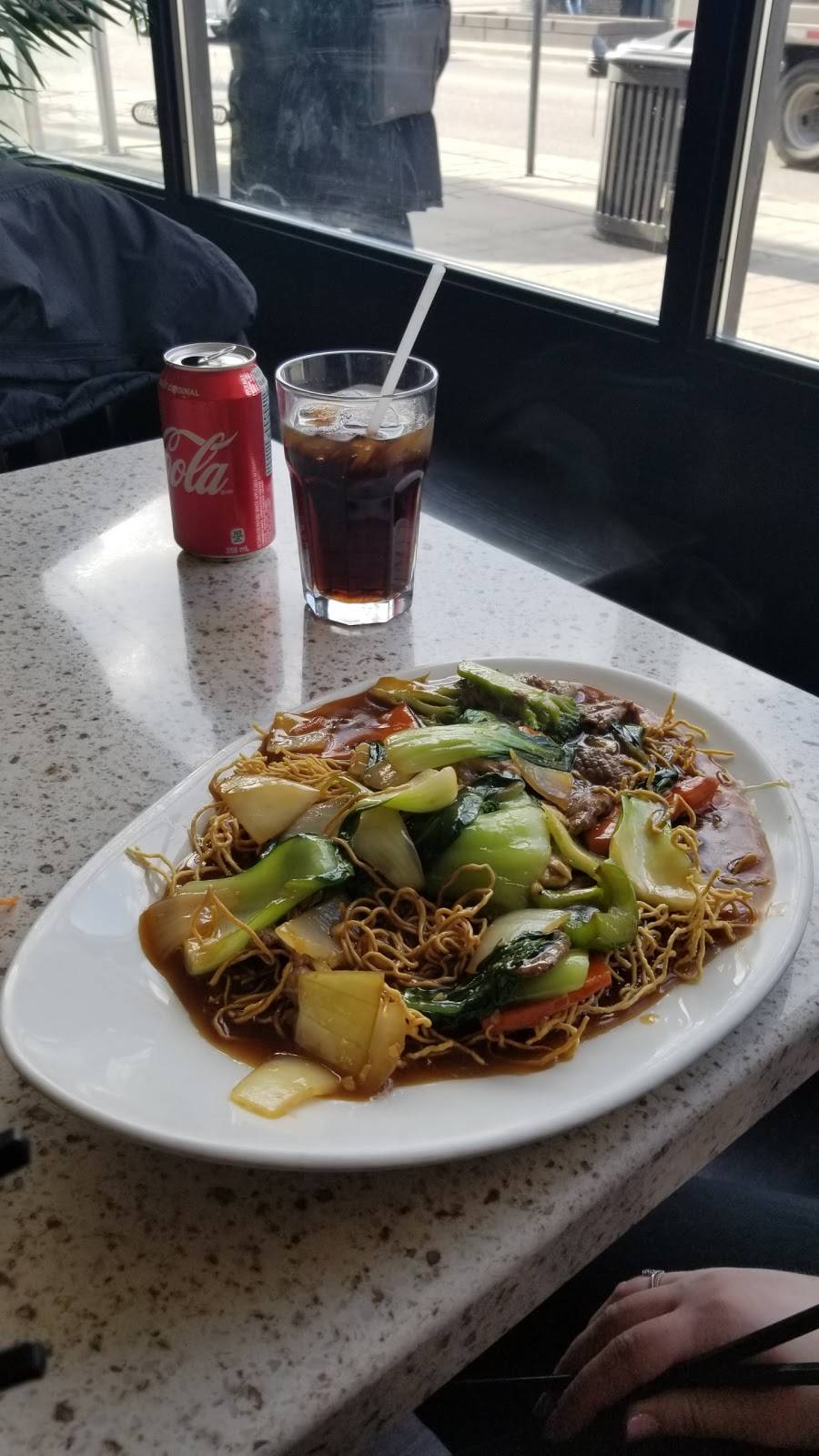 Saigon House Restaurant | restaurant | 2169 Wyandotte St W, Windsor, ON N9B 1K1, Canada | 5199778988 OR +1 519-977-8988