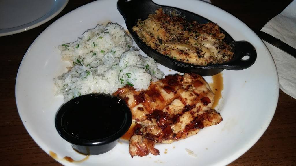 TGI Fridays | restaurant | 625 N Alafaya Trail, Orlando, FL 32828, USA | 4076582750 OR +1 407-658-2750