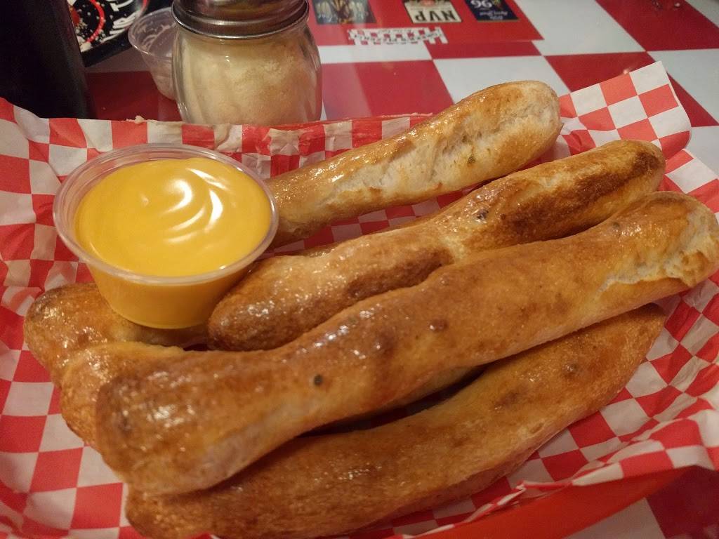 Greeks Pizzeria | restaurant | 81 IN-39, Frankfort, IN 46041, USA | 7656014269 OR +1 765-601-4269