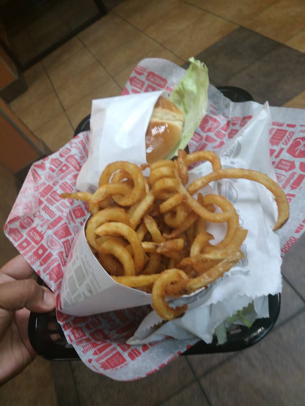 Jack in the Box | restaurant | 7900 S Interstate 35 E, Corinth, TX 76210, USA | 9403210727 OR +1 940-321-0727