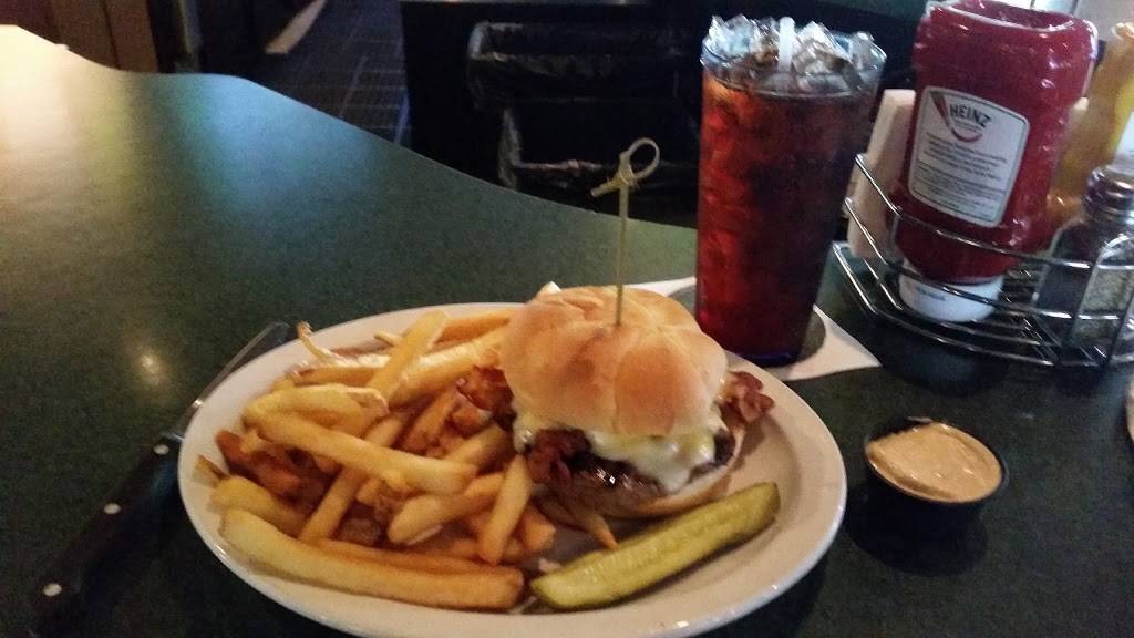 Woods Pub & Grill | restaurant | 530 Erie Rd, Green Bay, WI 54311, USA | 9209651695 OR +1 920-965-1695