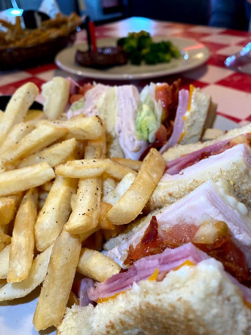 Logans Roadhouse | restaurant | 5925 US-192, Kissimmee, FL 34746, USA | 4073900500 OR +1 407-390-0500