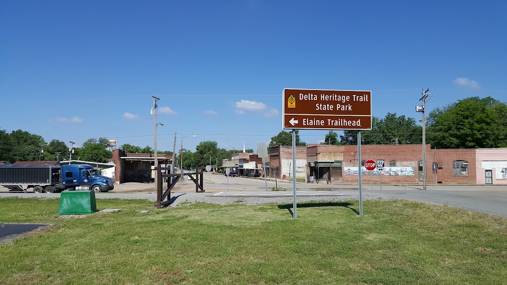 Roadkill Grill - Elaine | restaurant | 100 Main St, Elaine, AR 72333, USA | 8708276325 OR +1 870-827-6325