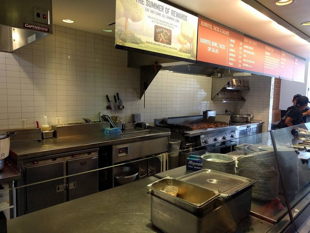 Chipotle Mexican Grill | restaurant | 2338 Wisconsin Ave NW, Washington, DC 20007, USA | 2027067508 OR +1 202-706-7508