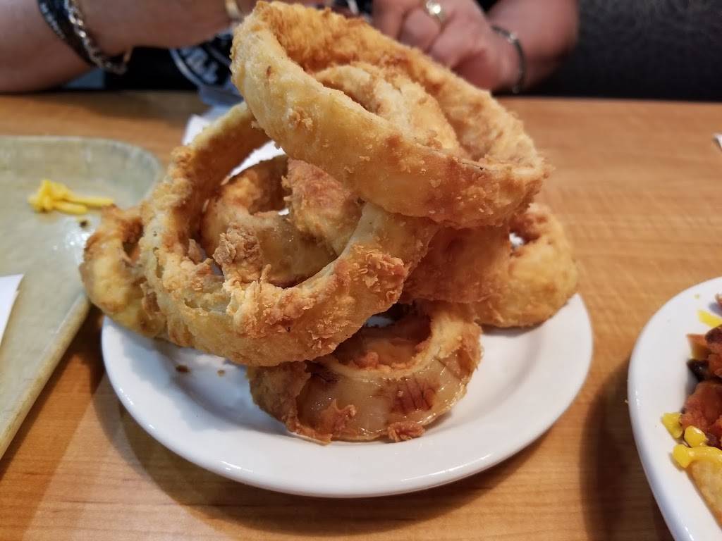 Johnnies Charcoal Broiler | restaurant | 6629 Northwest Expy, Oklahoma City, OK 73132, USA | 4054700177 OR +1 405-470-0177