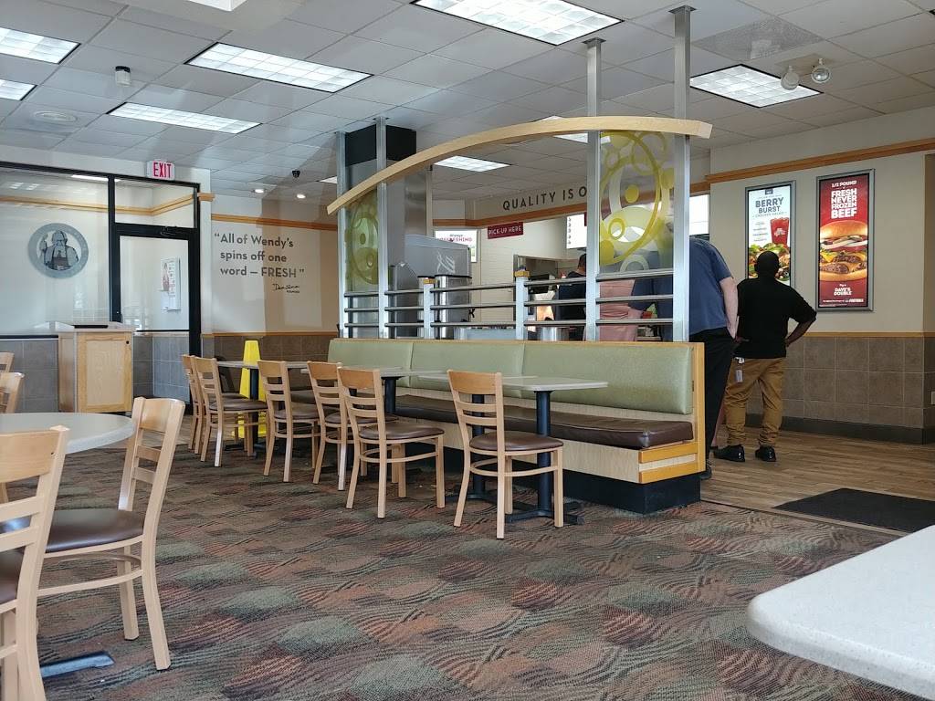 Wendys | restaurant | 8541 South Ave, Poland, OH 44514, USA | 3307290395 OR +1 330-729-0395