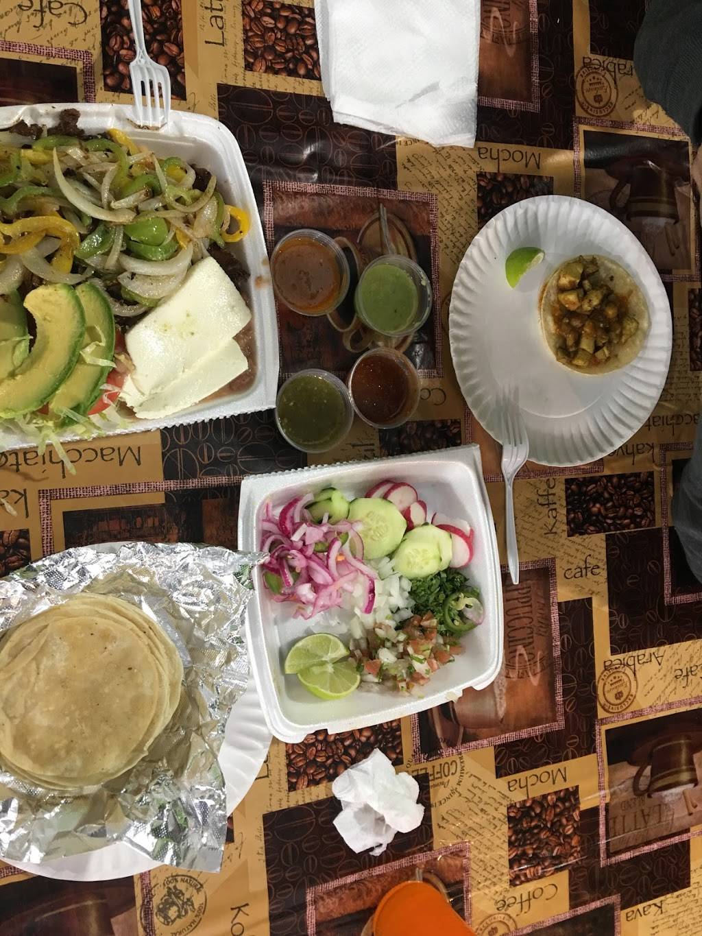 Chiquis Taco | restaurant | 5625 S Avalon Blvd, Los Angeles, CA 90011, USA | 3239078108 OR +1 323-907-8108