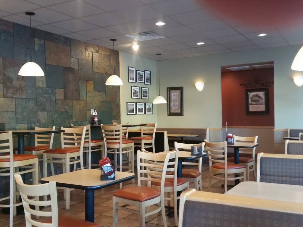 Dairy Queen Store | restaurant | 202 E Stratton Ave, Monterey, TN 38574, USA | 9318393315 OR +1 931-839-3315
