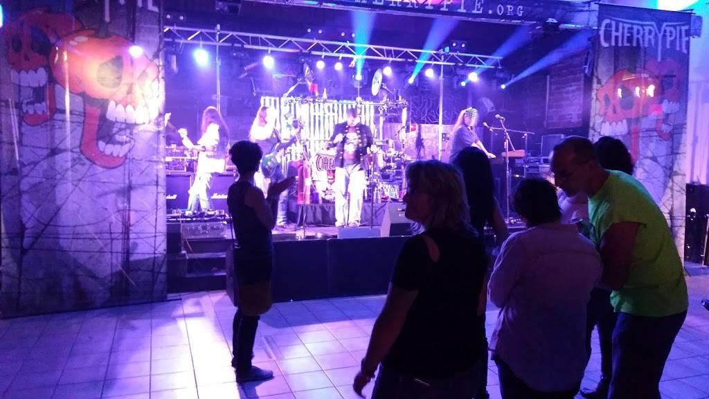 Badger Bar | restaurant | 326 E Main St, Reedsburg, WI 53959, USA | 6087683402 OR +1 608-768-3402