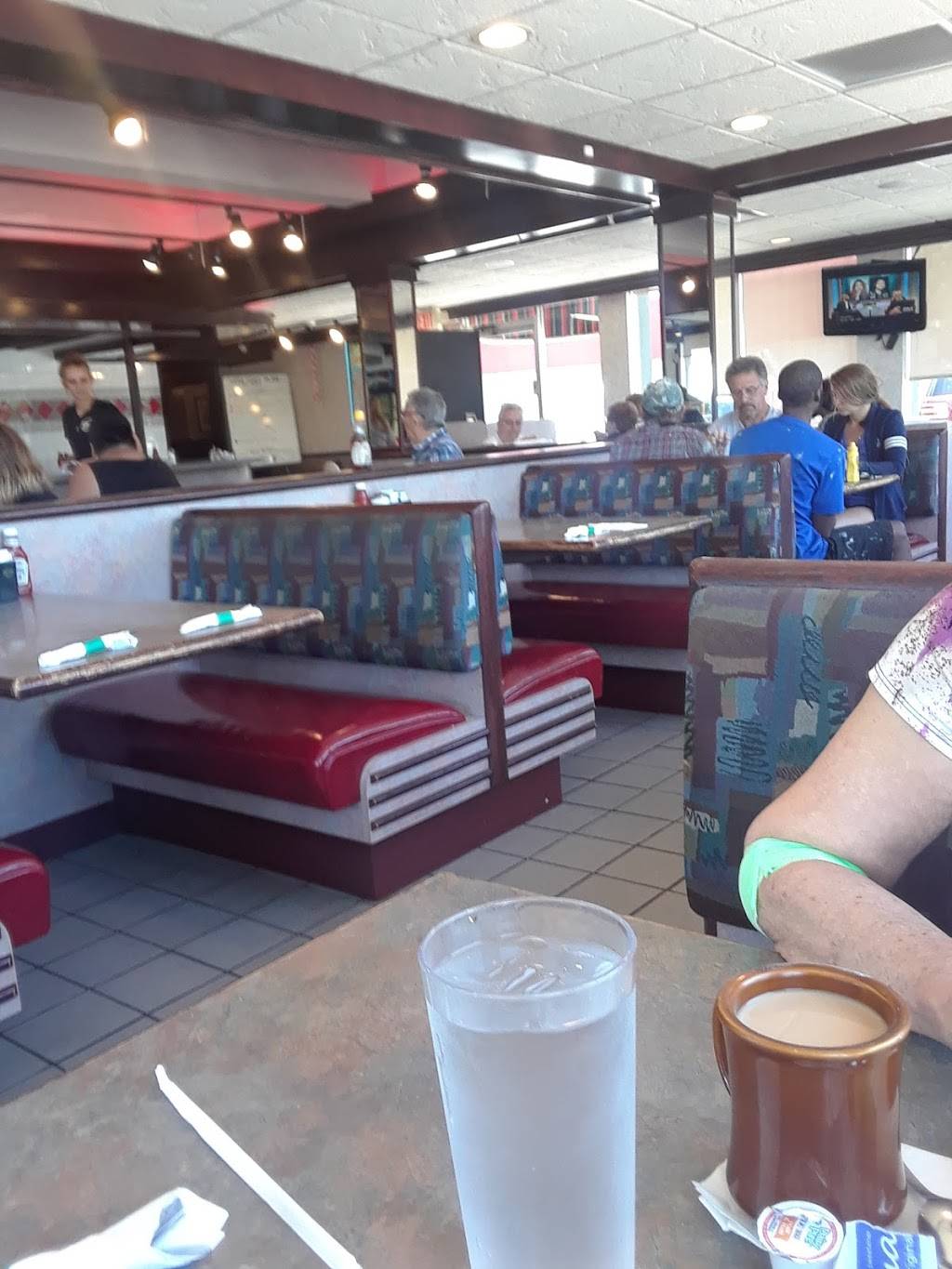 Lucas Coney Island | restaurant | 309 E Michigan Ave, Ypsilanti, MI 48198, USA | 7344835771 OR +1 734-483-5771