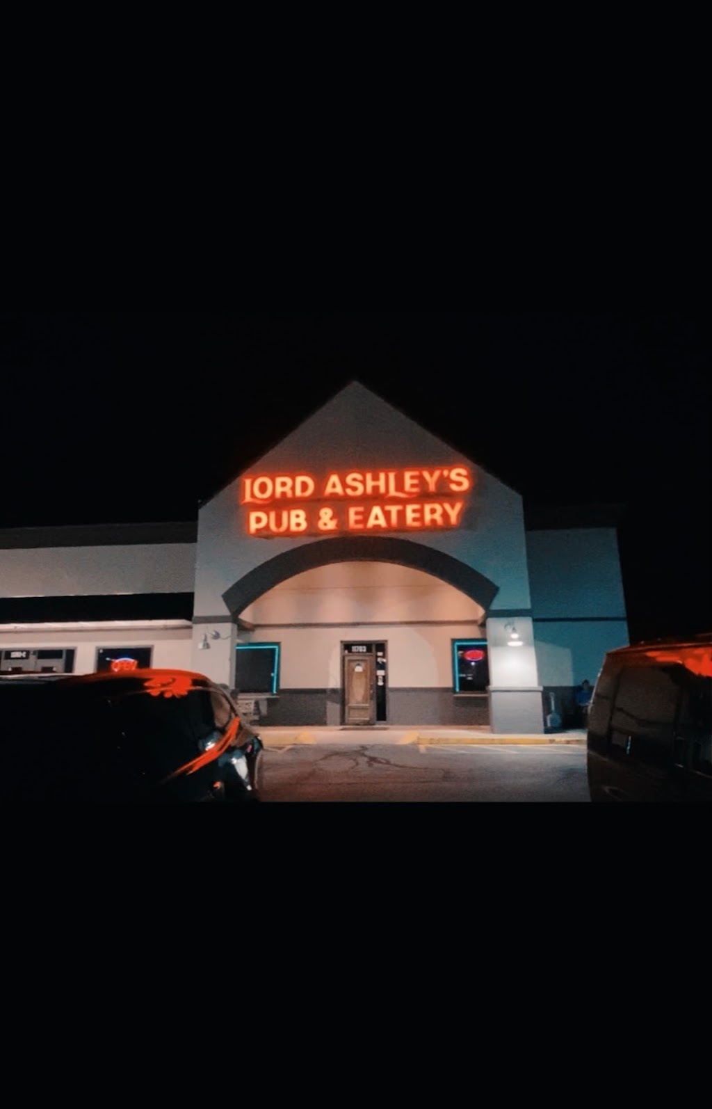 Lord Ashleys Pub | restaurant | 11703 Pendleton Pike, Indianapolis, IN 46236, USA | 3178267860 OR +1 317-826-7860