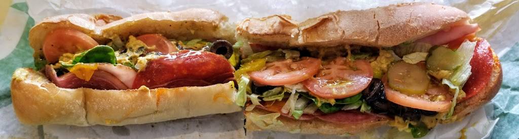 Subway Restaurants | restaurant | 4 W 4th St, Tulsa, OK 74103, USA | 9185920000 OR +1 918-592-0000