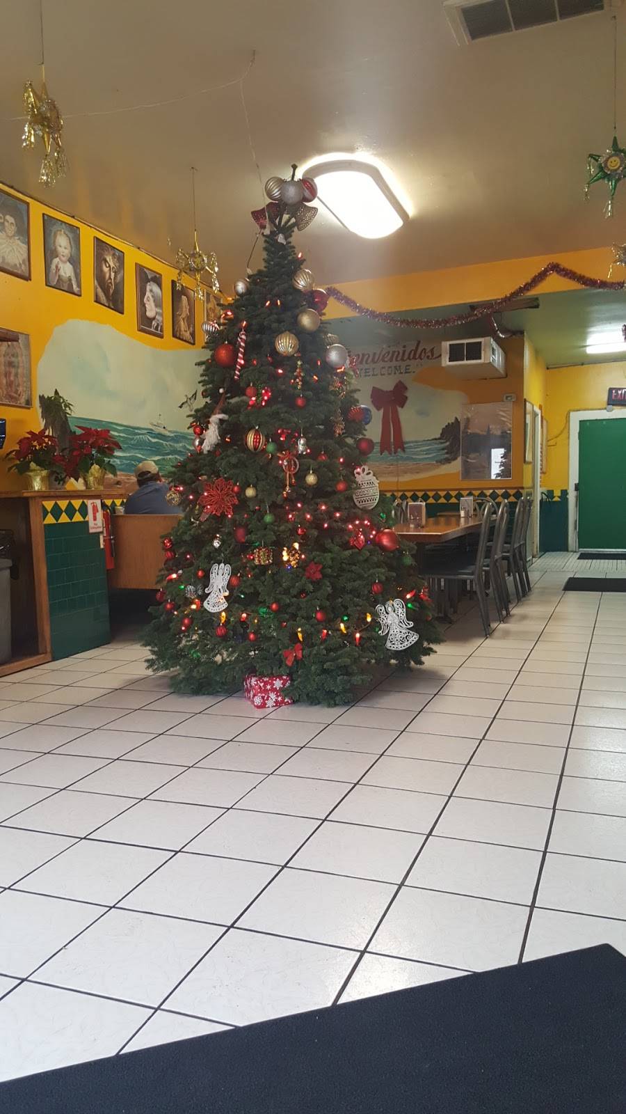 Super Burrito Express | restaurant | 9019 N Lombard St, Portland, OR 97203, USA | 5032832181 OR +1 503-283-2181