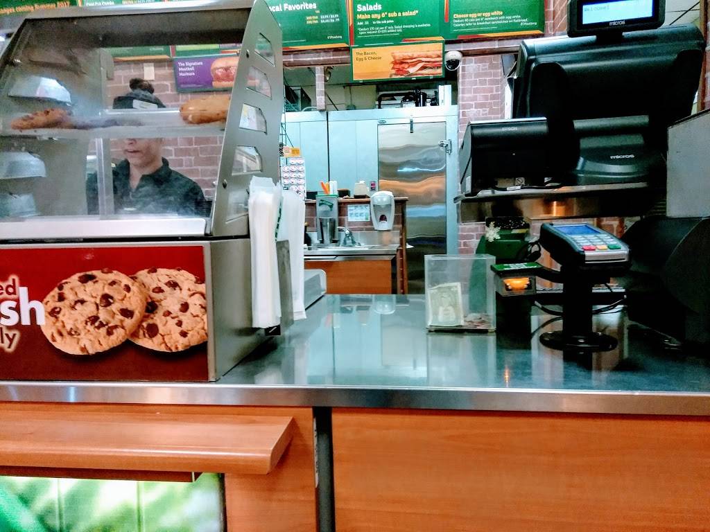 Subway | restaurant | 287 Armistice Blvd, Pawtucket, RI 02861, USA | 4017248808 OR +1 401-724-8808