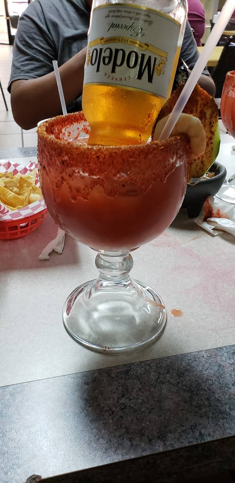 Los Magueyes Mexican Restaurant | restaurant | 21290 Bear Valley Rd, Apple Valley, CA 92308, USA | 7608100061 OR +1 760-810-0061