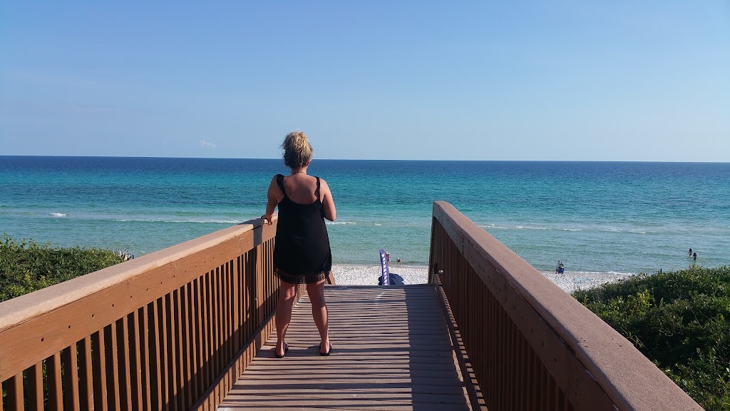 Crabby Steves Highpointe | restaurant | 10254 E County Hwy 30A, Rosemary Beach, FL 32461, USA | 8502310999 OR +1 850-231-0999