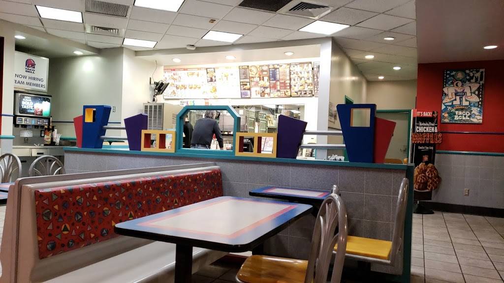 KFC | restaurant | 241 US Highway 6, South Dr, Ligonier, IN 46767, USA | 2608949788 OR +1 260-894-9788