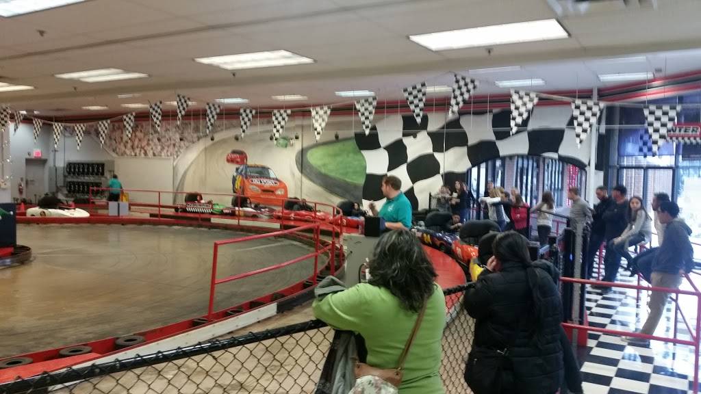 Enchanted Castle Restaurant & Entertainment Complex | restaurant | 1103 S Main St, Lombard, IL 60148, USA | 6309537860 OR +1 630-953-7860