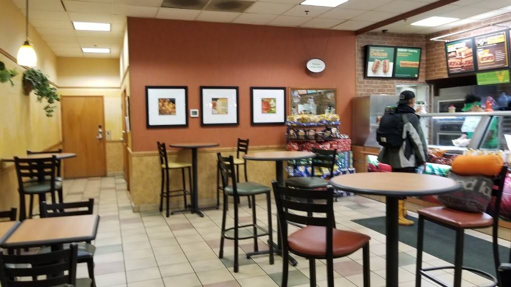 Subway | meal takeaway | 10643 NE Sandy Blvd Suite D, Portland, OR 97220, USA | 5032510400 OR +1 503-251-0400