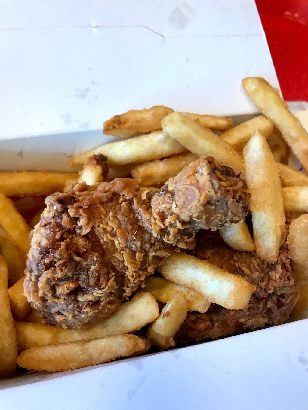 Yumys Chicken and Seafood | restaurant | 3417 Derry Rd E, Mississauga, ON L4T 1A8, Canada | 9056711113 OR +1 905-671-1113