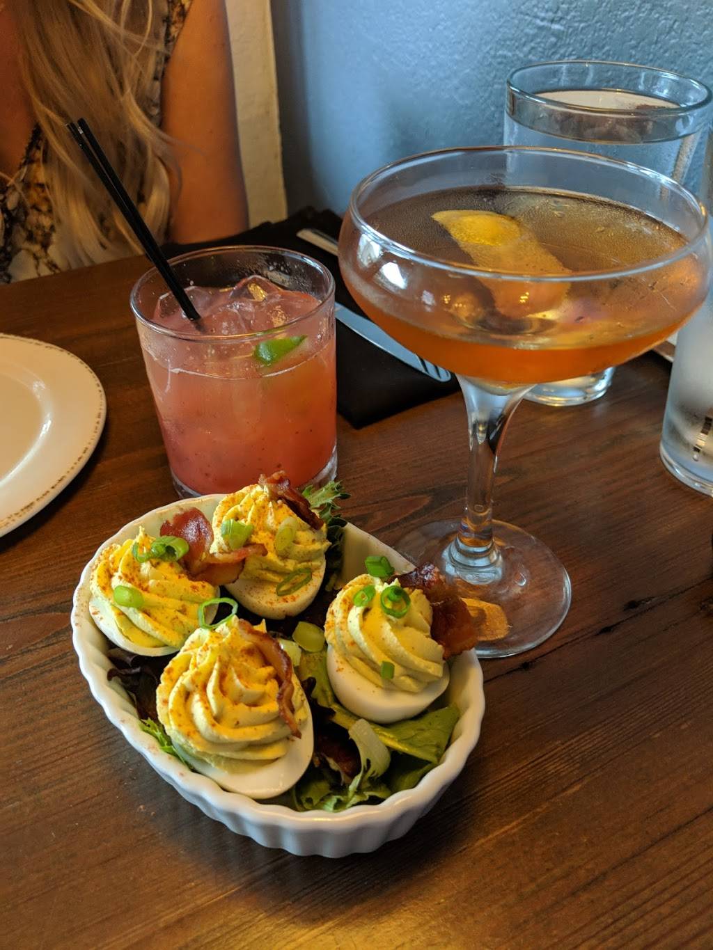 The District Eatery Tap & Barrel | restaurant | 112 W 2nd St, Sanford, FL 32771, USA | 4073302730 OR +1 407-330-2730