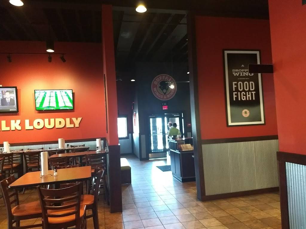 Buffalo Wings & Rings | restaurant | 3230 John A Williams Blvd, Bedford, IN 47421, USA | 8122792833 OR +1 812-279-2833